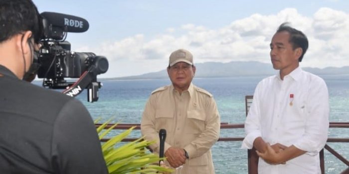 Presiden Jokowi dan Menhan Prabowo di Kabupaten MBD, Maluku