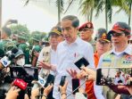 Presiden Jokowi berikan keterangan pers usai kunjungi lokasi gempa di Cianjur