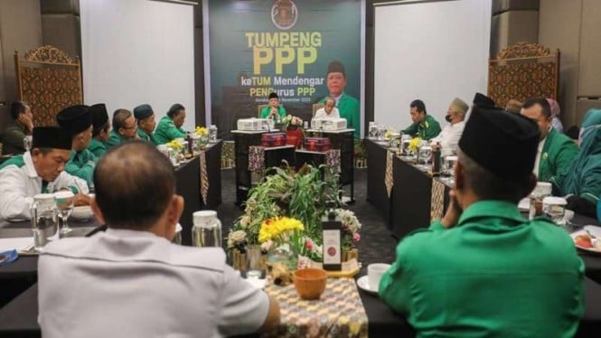 Plt Ketua Umum PPP Muhammad Mardiono diskusi dengan kader di Solo Raya