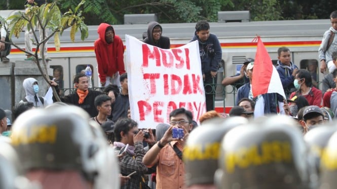Demo Pelajar Tolak RKUHP dan UU KPK Rusuh di Palmerah