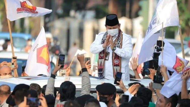 Ketua Umum Partai Gerindra Prabowo Subianto saat di KPU.