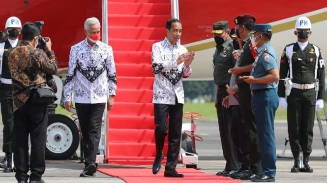 Presiden Jokowi saat bersama Gubernur Jawa Tengah, Ganjar Pranowo di Semarang