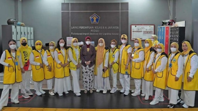 Para Istri Legislator Golkar DPR RI Baksos di Lapas Pondok Bambu Jakarta