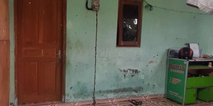 Teras kamar indekos terduga teroris pelaku bom bunuh diri di Markas Polsek Astana Anyar, Kota Bandung, Jawa Barat, berinisial AS, di Kecamatan Baki, Kabupaten Sukoharjo, Jawa Tengah.