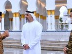 Presiden Joko Widodo (Jokowi) didampingi Wali Kota Surakarta Gibran Rakabuming Raka menerima Khalid bin Mohamed bin Zayed Al Nahyan, putra dari Presiden Persatuan Emirat Arab (PEA) Mohamed bin Zayed Al Nahyan (MBZ), di Surakarta, Minggu, 11 Desember 2022.