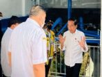 Jokowi memberi arahan saat meninjau optimalisasi SPAM Weymomolin, Maluku.