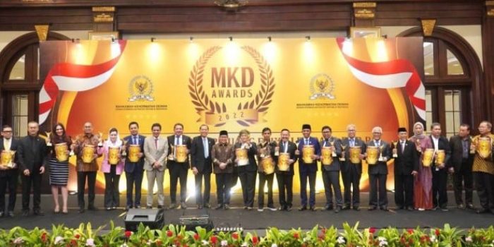 Anggota DPR yang menerima MKD Awards