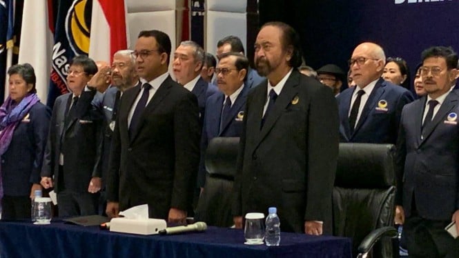 Anies Baswedan dan Ketua Umum Nasdem Surya Paloh bersama elite Nasdem lain.