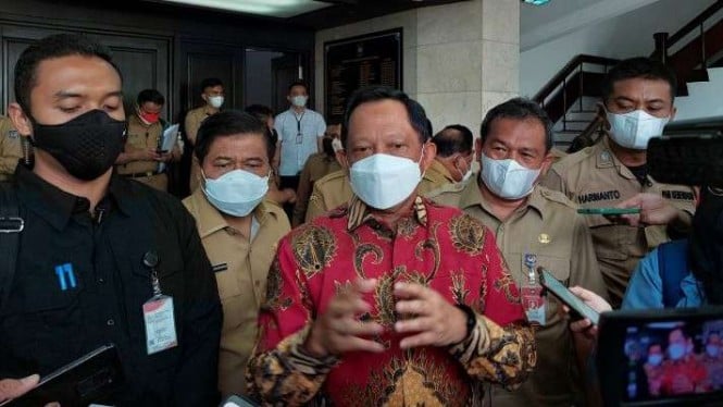 Menteri Dalam Negeri Tito Karnavian usai Rapat Koordinasi Pengendalian Inflasi Daerah di kantor Kementerian Dalam Negeri, Jakarta, Selasa, 30 Agustus 2022.