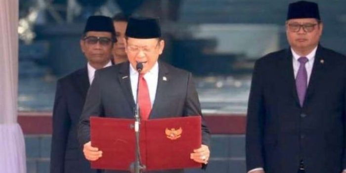 Ketua MPR RI Bambang Soesatyo menjadi pembaca teks Pancasila dalam Upacara Peringatan Hari Kesaktian Pancasila 1 Oktober, di Lubang Buaya, Jakarta, Sabtu, 1 Oktober 2022.