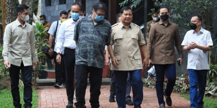 Ketua Umum Golkar Airlangga Hartarto dan Ketua Umum Gerindra Prabowo Subianto.