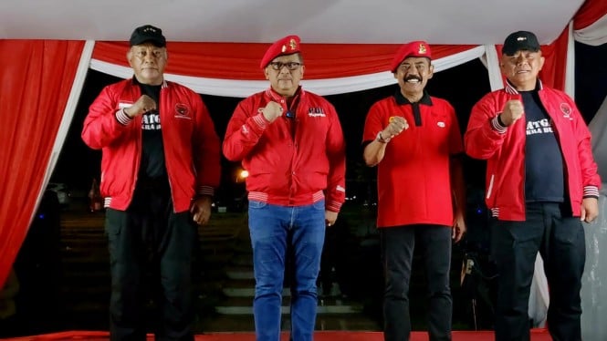 Sekjen PDIP Hasto Kristiyanto di Apel Satgas Cakra Buana