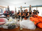 Pendukung Ganjar beri alat kebencanaan ke relawan Rescue Squad Desa Getaspejaten