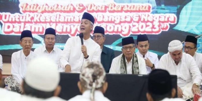Gubernur Jawa Tengah (Jateng) Ganjar Pranowo menggelar istighosah