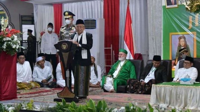 Wakil Presiden RI Maruf Amin saat menghadiri Haul KH. TB. Muhammad Falak Abbas ke-51, di Bogor, Jawa Barat, Sabtu, 7 Januari 2023.