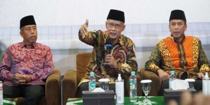 Ketua Umum PP Muhammadiyah Haedar Nashir saat konferensi pers di Yogyakarta