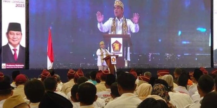 Sekjen Partai Gerindra Ahmad Muzani saat memberikan pengarahan kepada kader-kader partai ini dalam kegiatan Rekerda Partai Gerindra Lampung di Bandarlampung, Lampung, Senin, 30 Januari 2023.