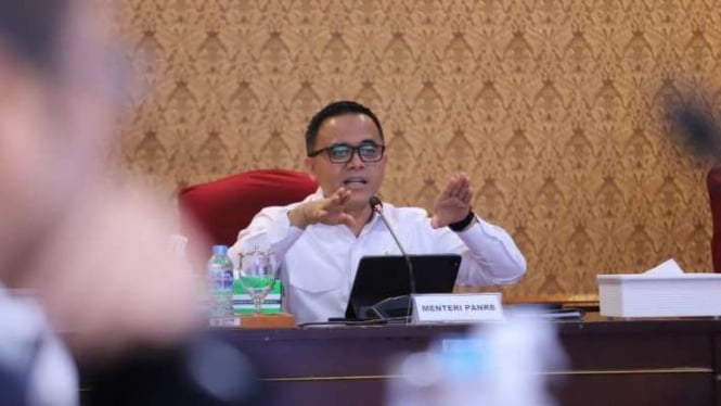 Menteri Pendayagunaan Aparatur Negara dan Reformasi Birokrasi Abdullah Azwar Anas saat memimpin rapat koordinasi dengan asosiasi pemerintahan daerah di Jakarta, Rabu, 18 Januari 2023.