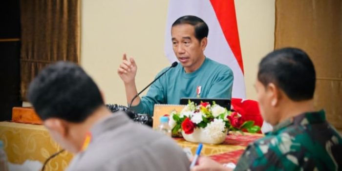 Presiden Jokowi pimpin rapat terbatas di Papua