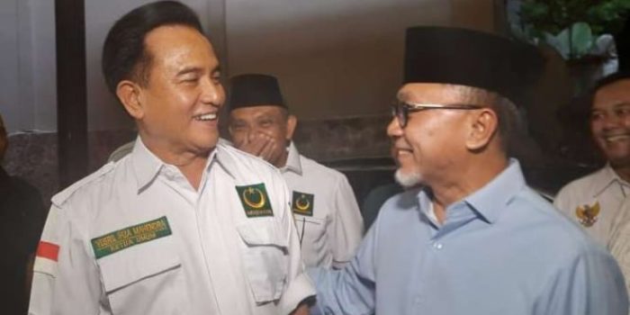 Ketua Umum Partai Bulan Bintang (PBB) Yusril Ihza Mahendra bertemu Ketua Umum Partai Amanat Nasional (PAN) Zulkifli Hasan di kantor pusat PAN, Jakarta, Kamis, 13 April 2023.