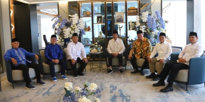Lima ketum parpol dalam pertemuan dengan Jokowi.