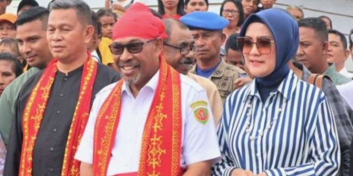 Gubernur Maluku Murad Ismail tiba di Kamarian, Seram Bagian Barat.