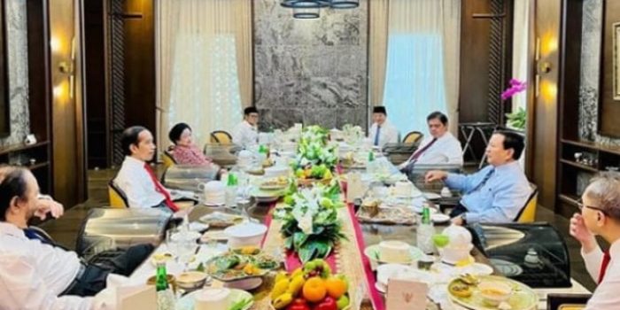 Ilustrasi para ketua umum partai politik bertemu Presiden Jokowi